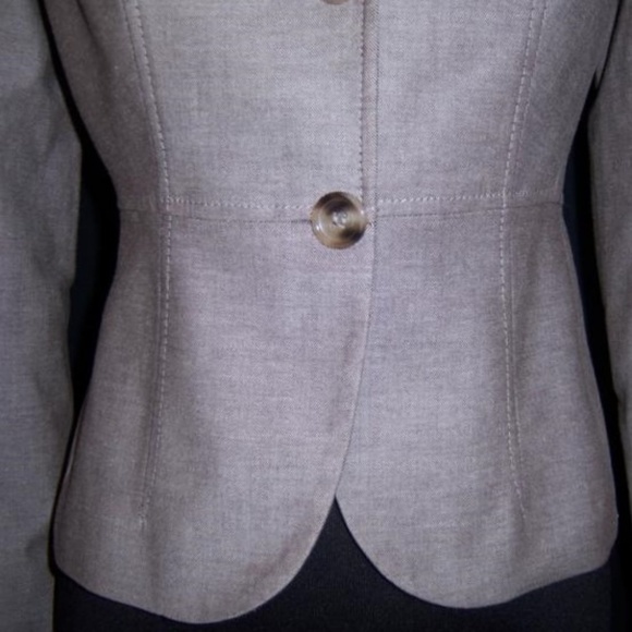 NWT The LIMITED Lined 2-button Blazer - Picture 2 of 8